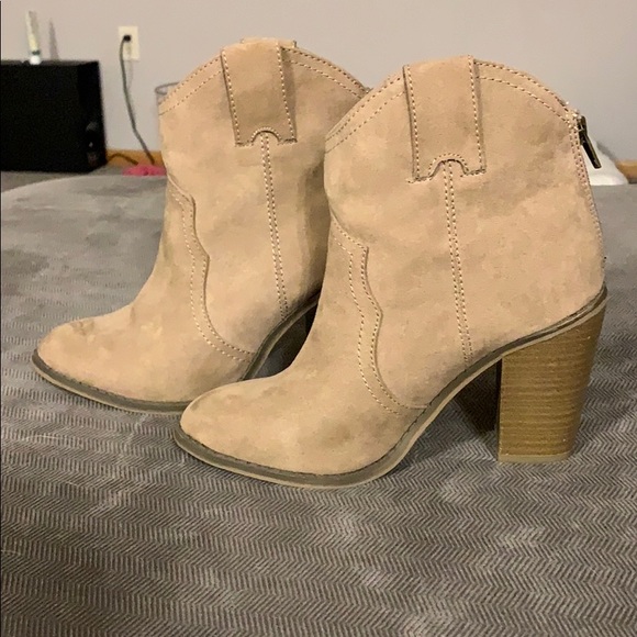 Women’s heeled booties - Picture 1 of 1